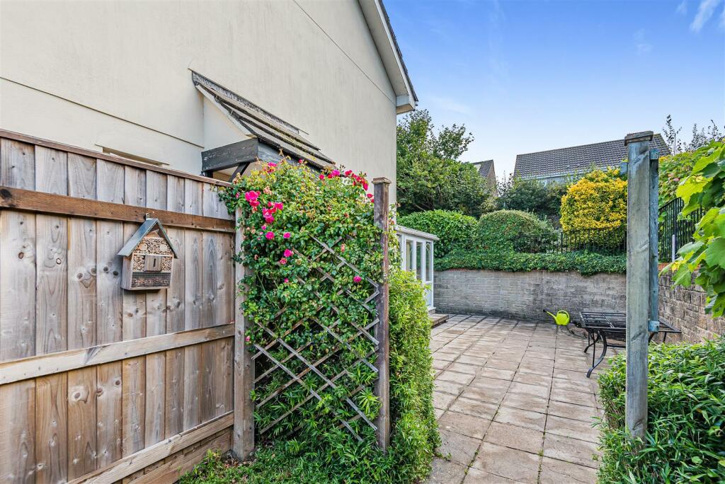 Side Garden Woodfields.jpg