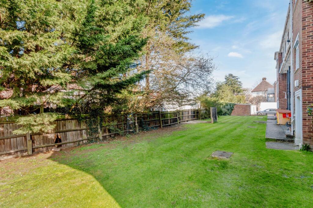 Goodwood Close