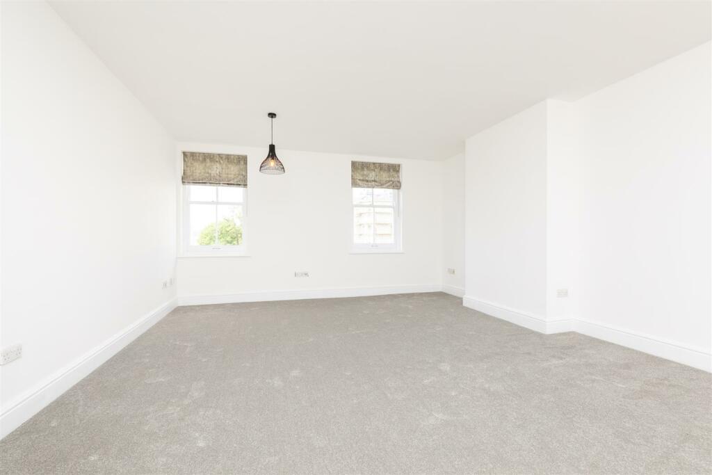 Bedroom 1 .jpg