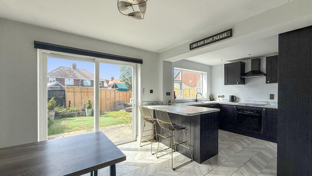 Kitchen/dining ro...