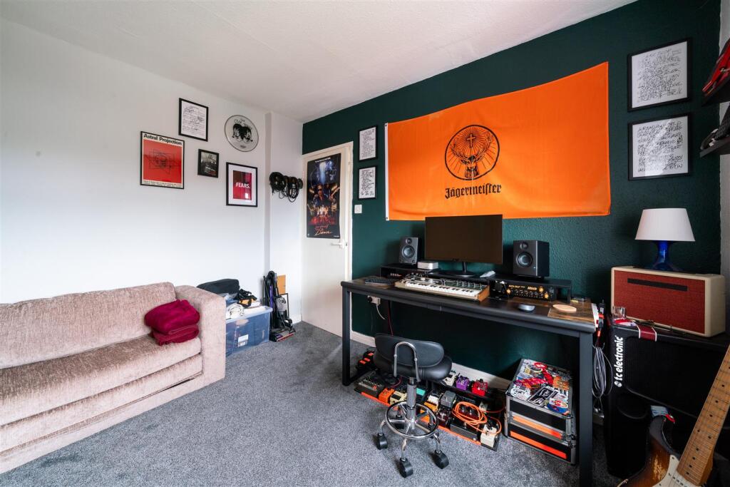 Bedroom2-3.jpg