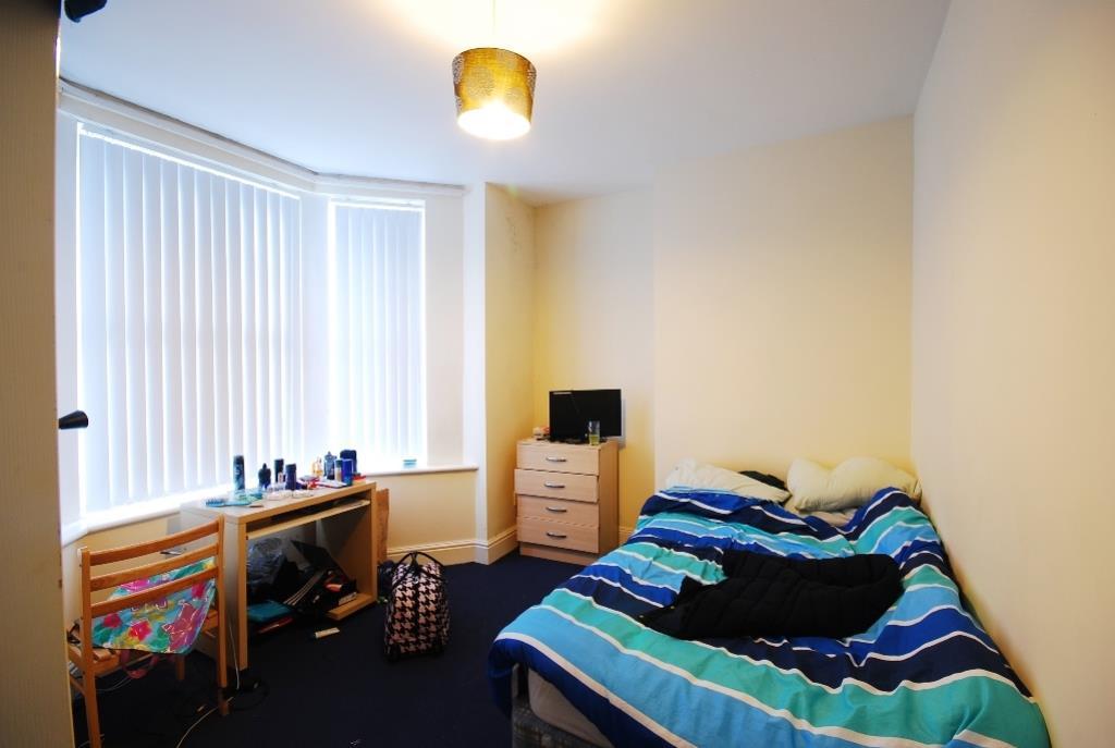 48 Helmsley Road2