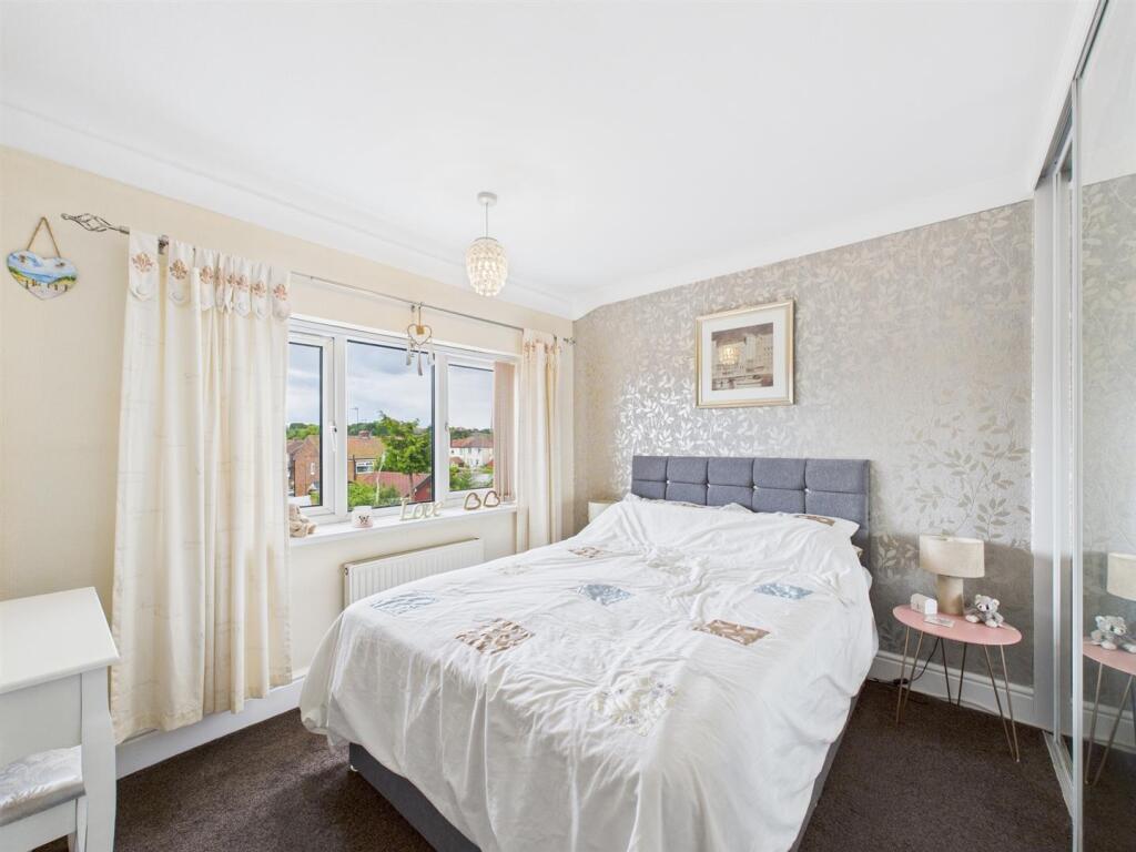 Bedroom: