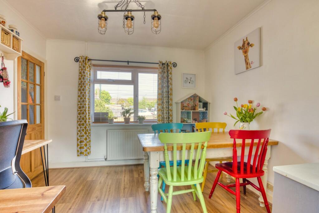 Ewemove Taunton - Elms Estate (2)