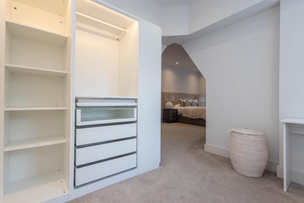 Master walk in dress