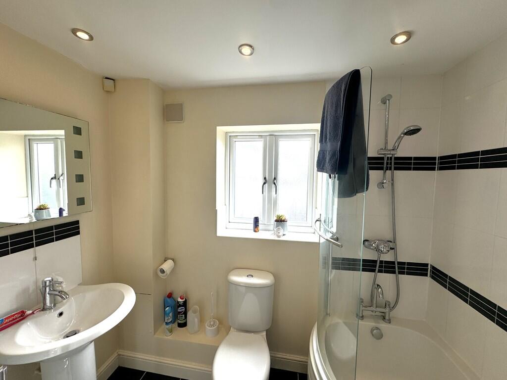 Bathroom 2 .