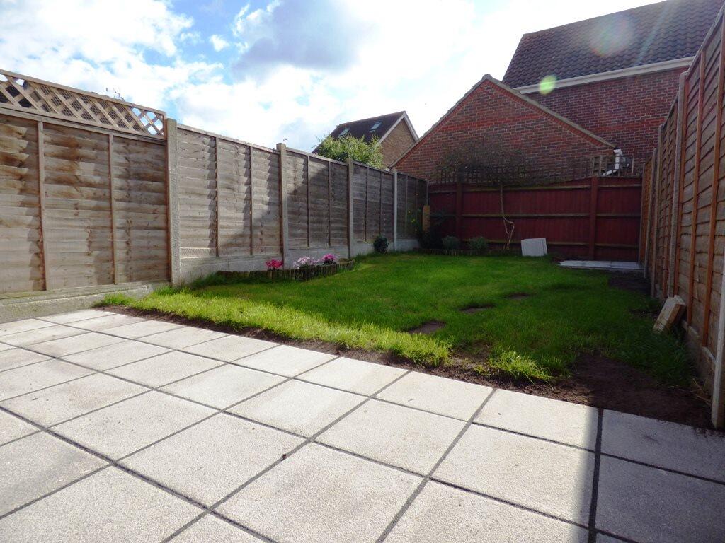 Langham Drive, Garde