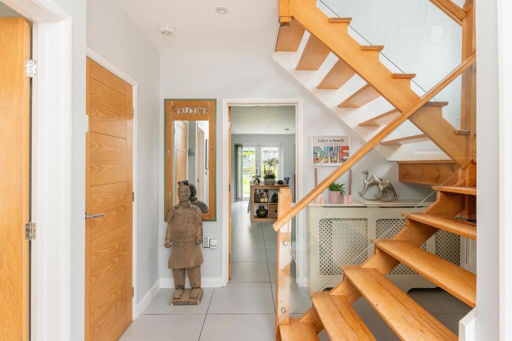 1D0LEIG - Hallway C.jpg