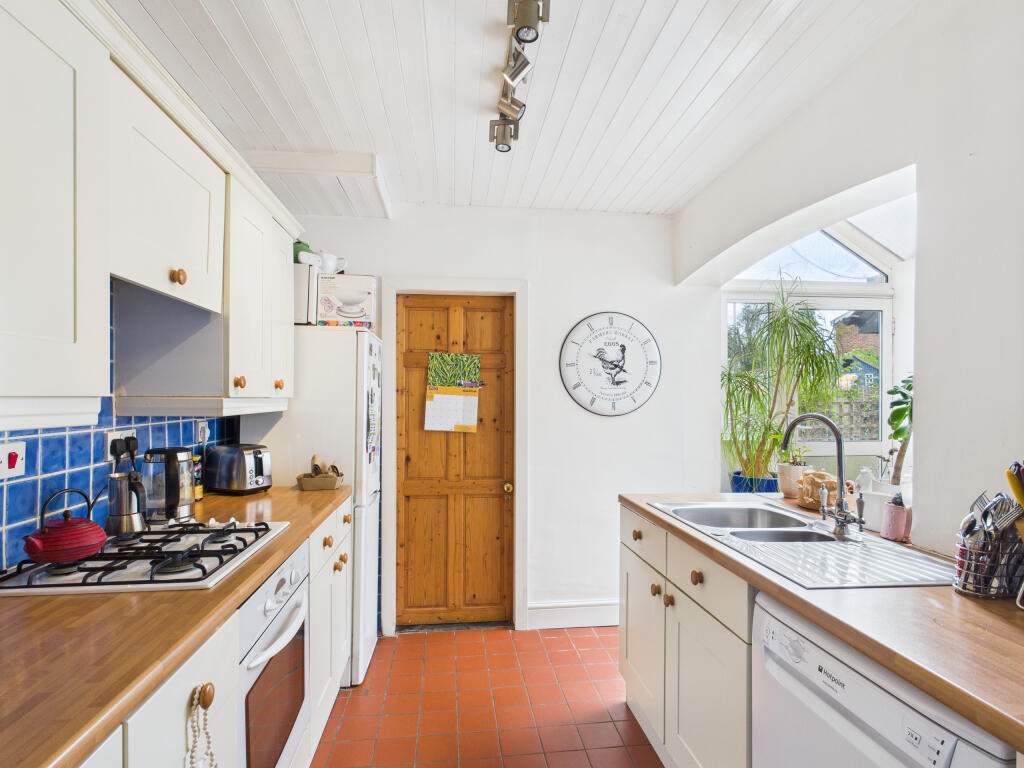 CAM01354G0-PR0569-STILL007