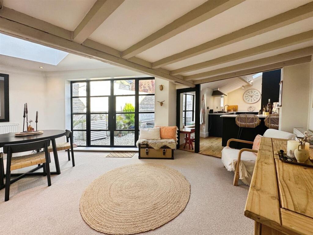 561637cd--4157-BD30-575998E0A4D3-43241-00000C3CB05