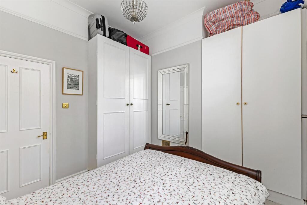 90649_11c Cornwall Crescent  (16)_low.jpg