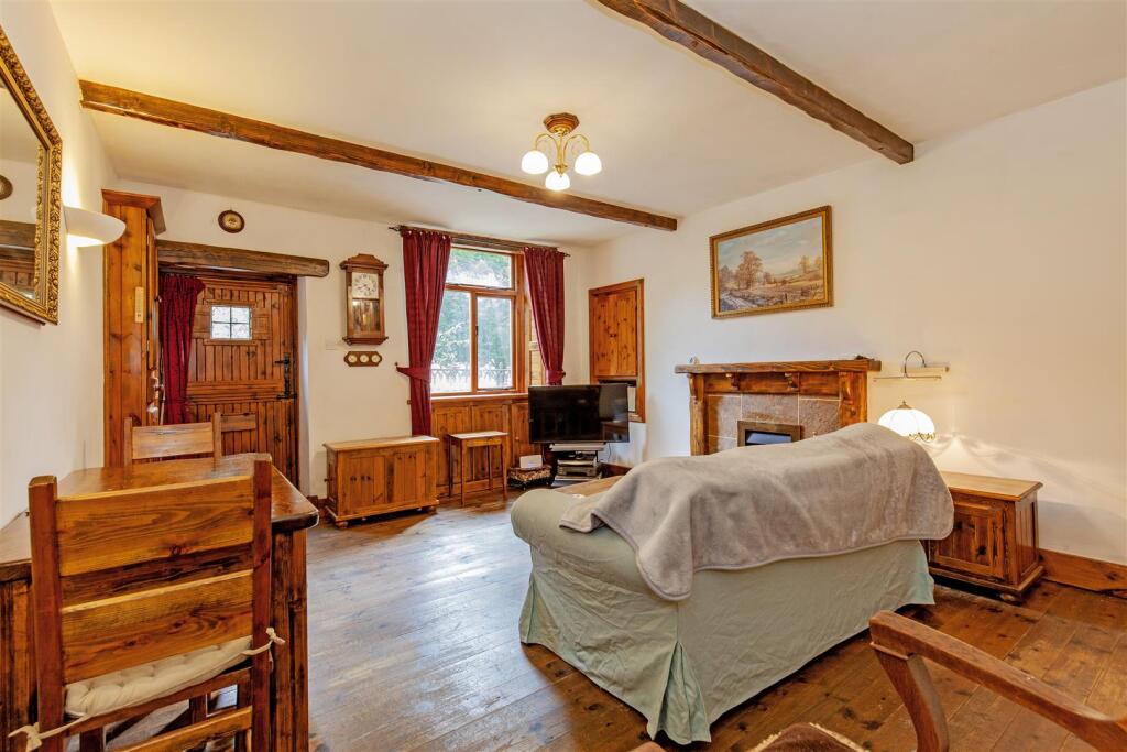 Reception Room-2.jpg