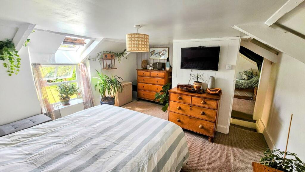 main bedroom.jpg