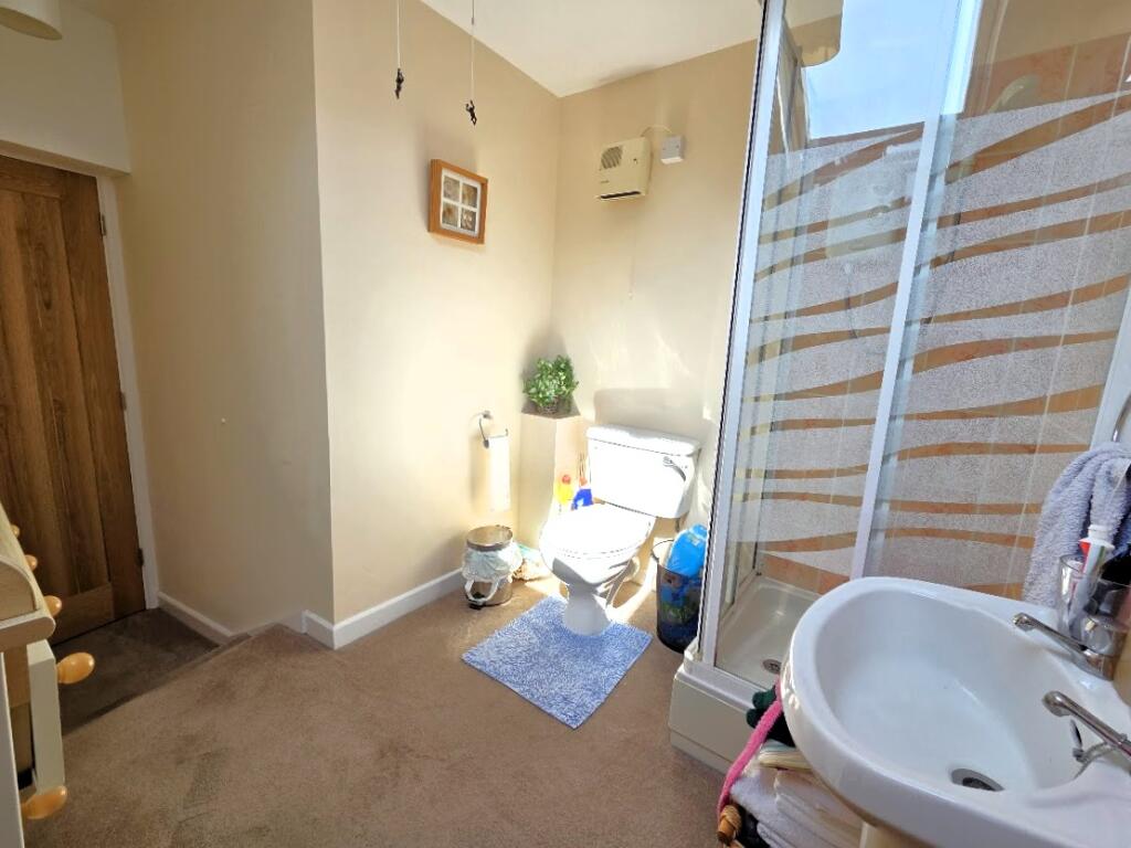 Annexe bathroom