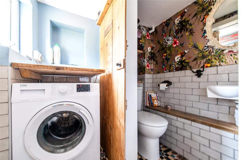 Utility/Cloak Room