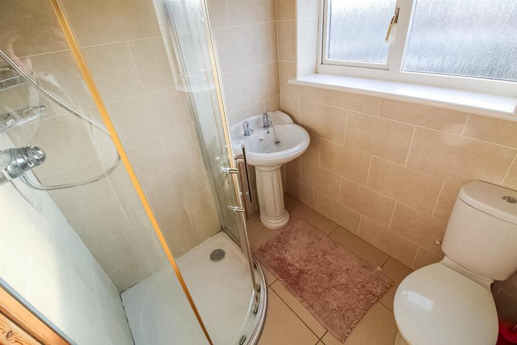 SHOWER ROOM/W.C.