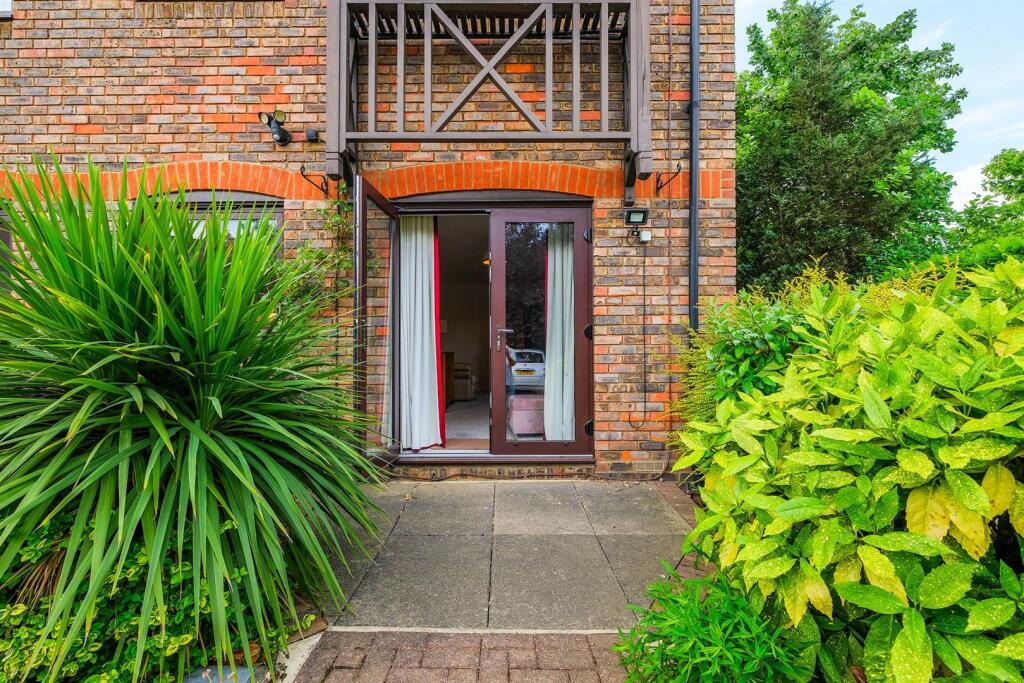 27 Winningales Court-17_web.jpg