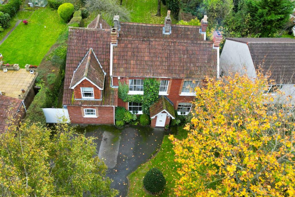 38 Middle Road, Kingswood, Bristol BS15 4XH House 