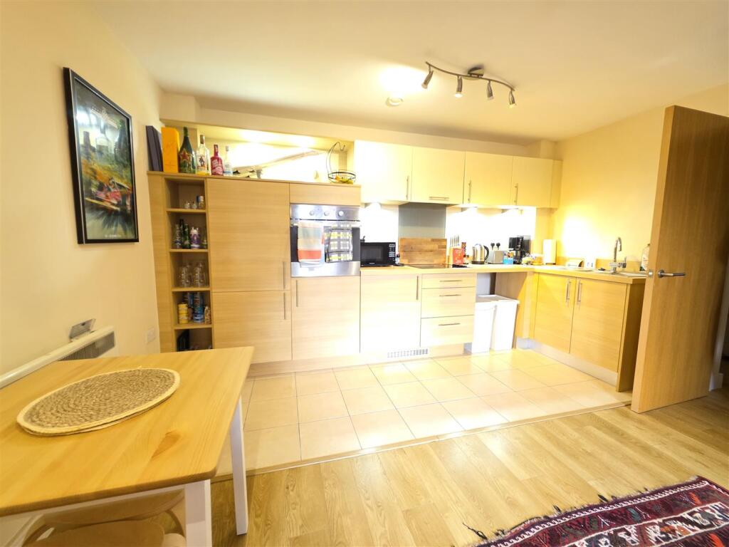 28 Royal Mews, Ashby