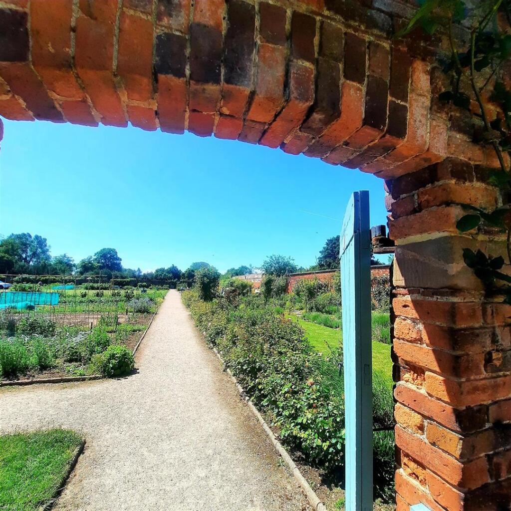 Walled Garden copy.jpg