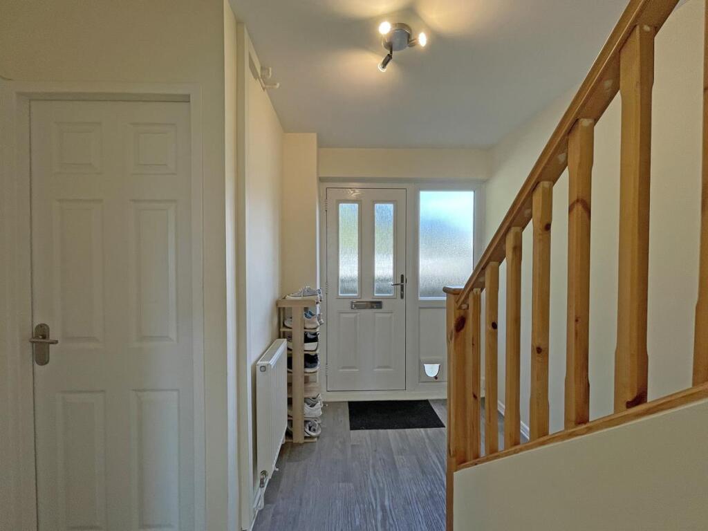 Congreve Gardens 7a Entrance Hall.jpg