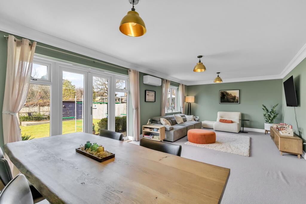 Living Dining Area