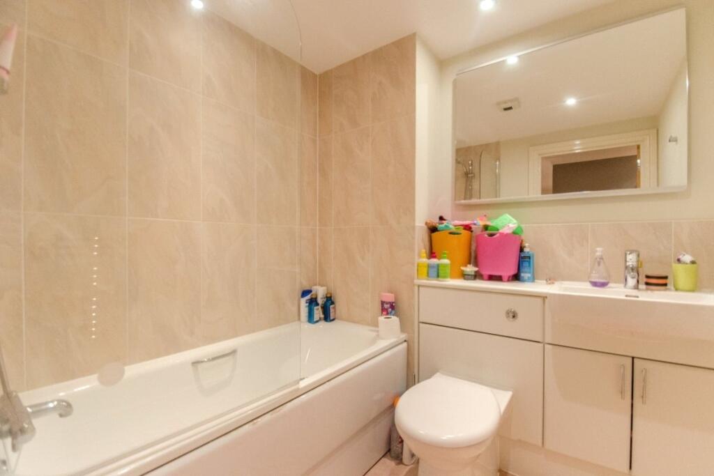 Family Bathroom/WC