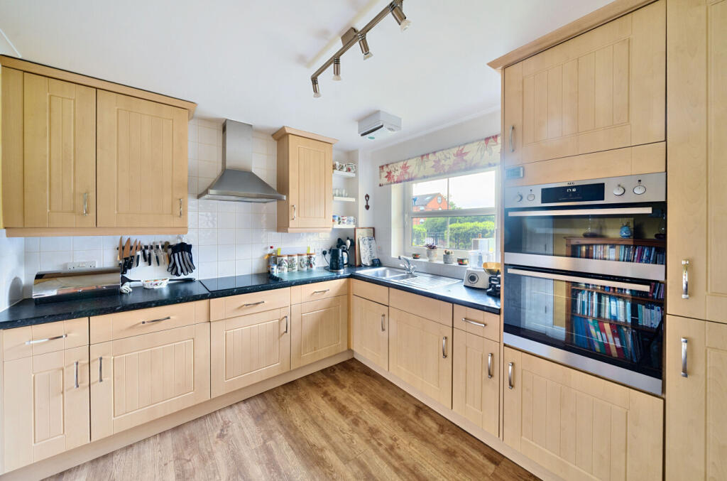 1298095-14-682e0a...