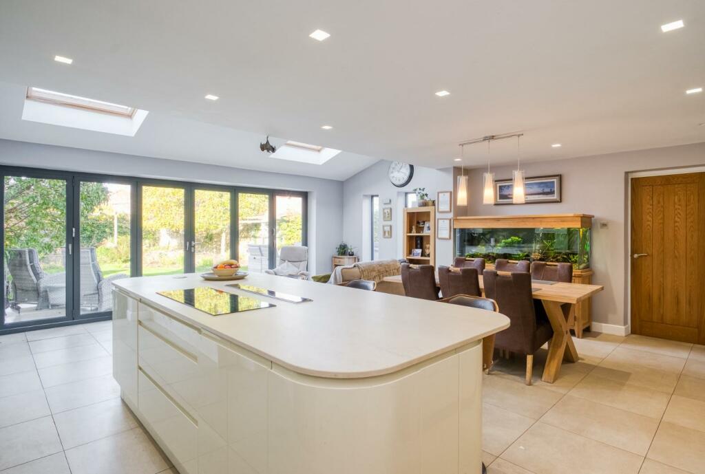 34 Cleeve drive - Mark Templer X PhotoCB 24.jpg