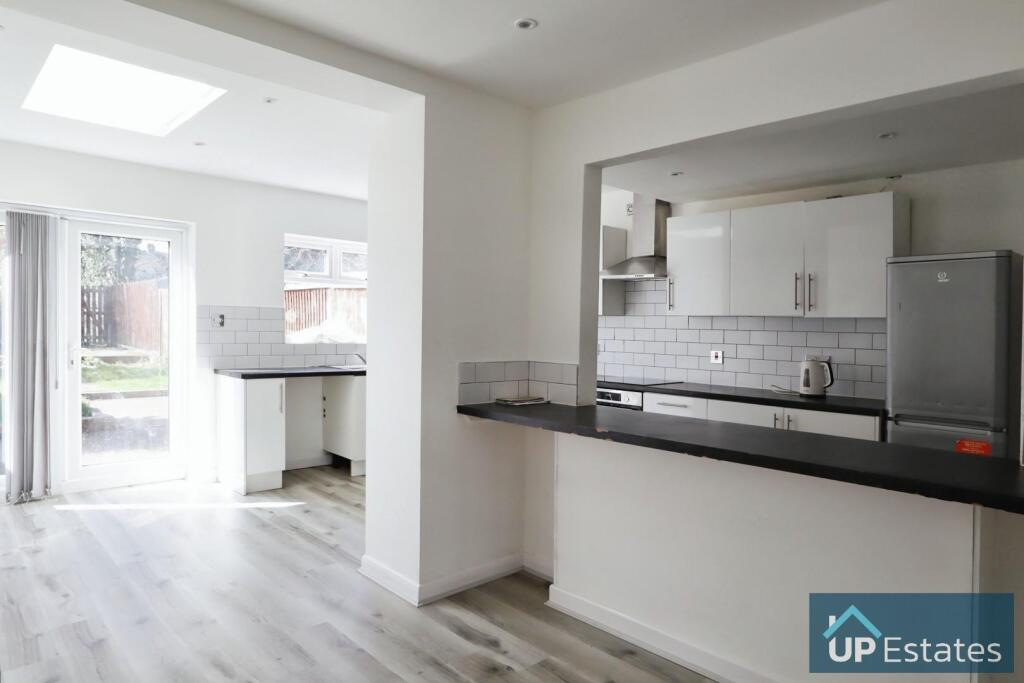 KITCHEN/ DINER