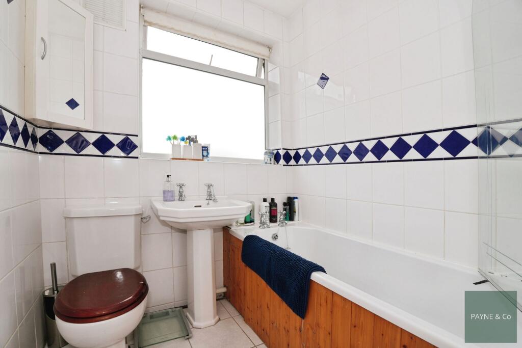 First Floor Bathroom/WC