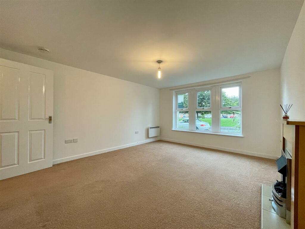 5 Living Room.JPEG