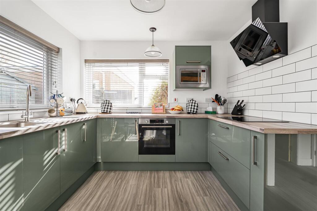 The Paddocks, Bugbrooke