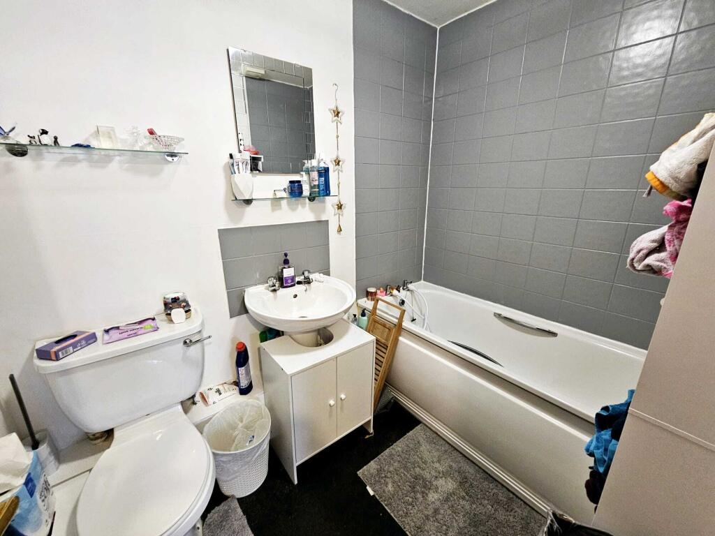 15e23923-7b47-410a-b661-0defdf91cb70