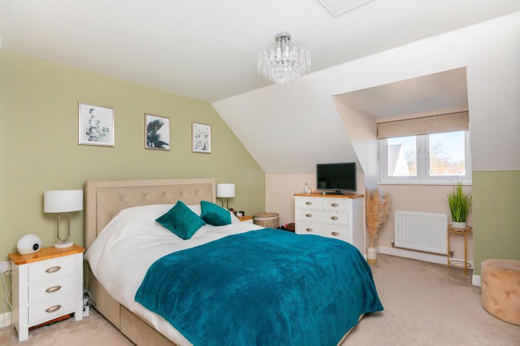 2A4RPY - Bedroom L.jpg