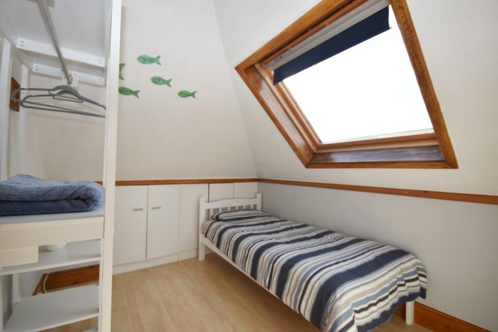 BED 4.JPG