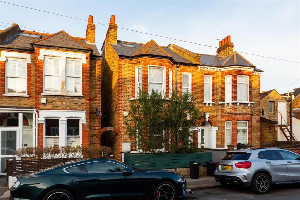 39a Himley Rd, SW17 9AR-11.jpg
