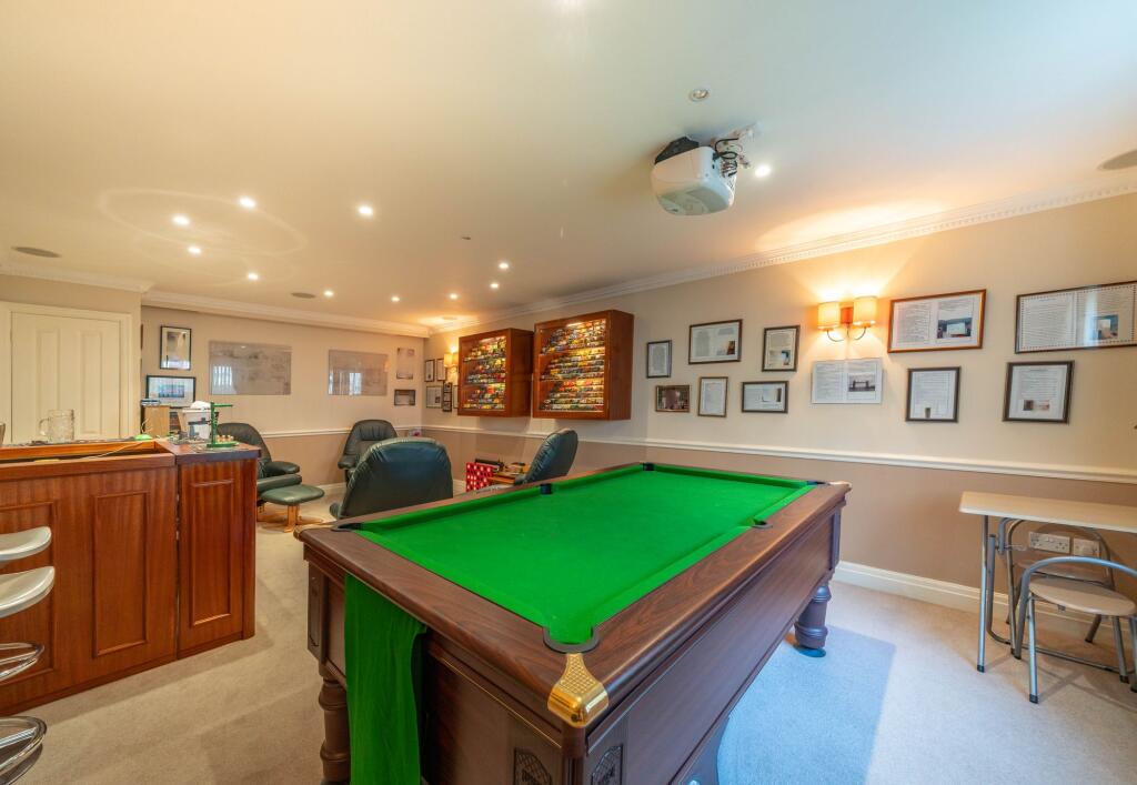 GAMES ROOM
