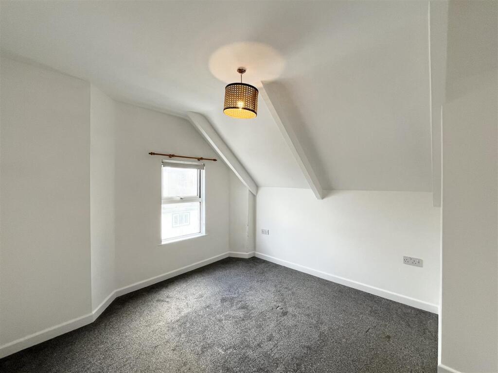 Flat 3 34 Cliff Bed 2.jpg