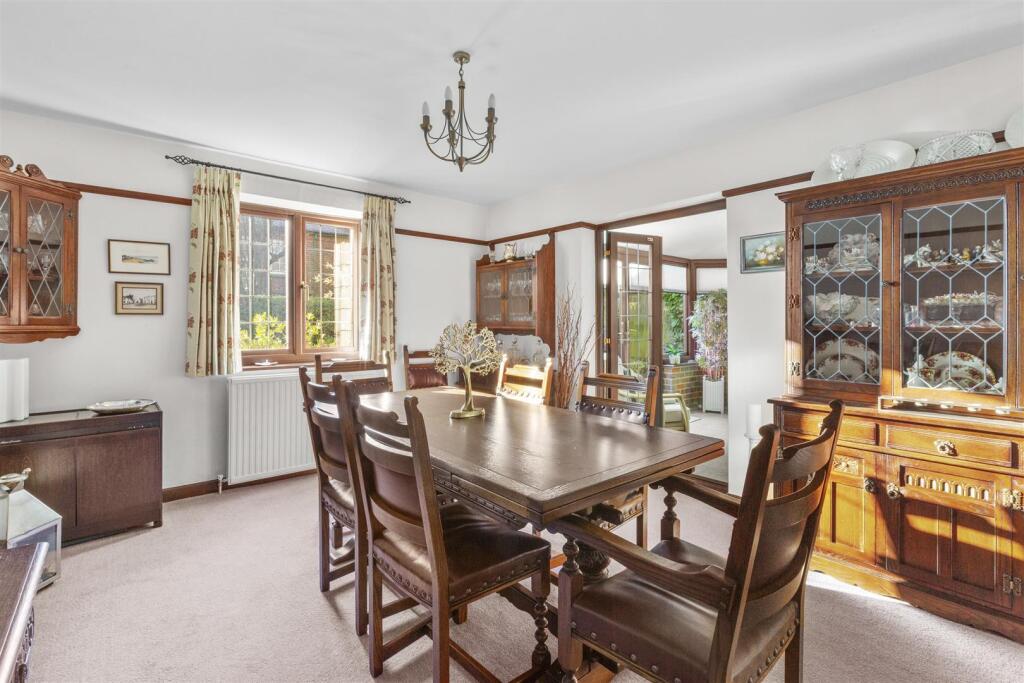 15 Pretoria Rd, HP13 6QW-6.jpg