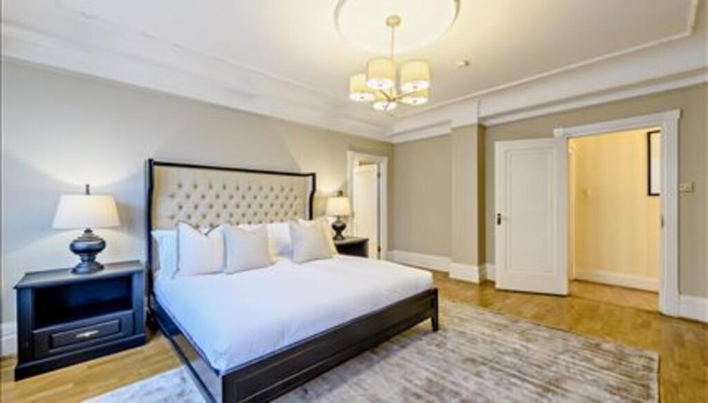 ss_p5511_63748385...