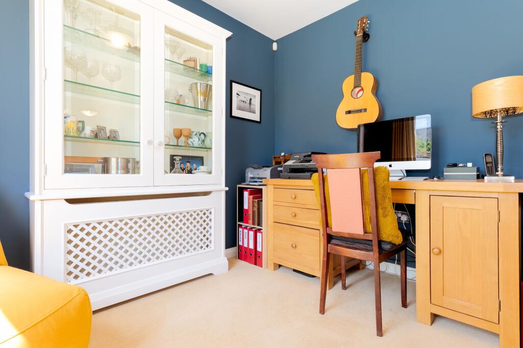 KITCHEN DINER AND FABULOUS SITTING/DINING ROOM