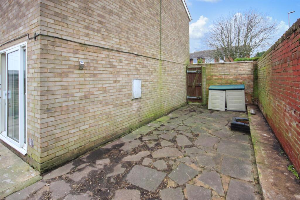 sde patio.JPG