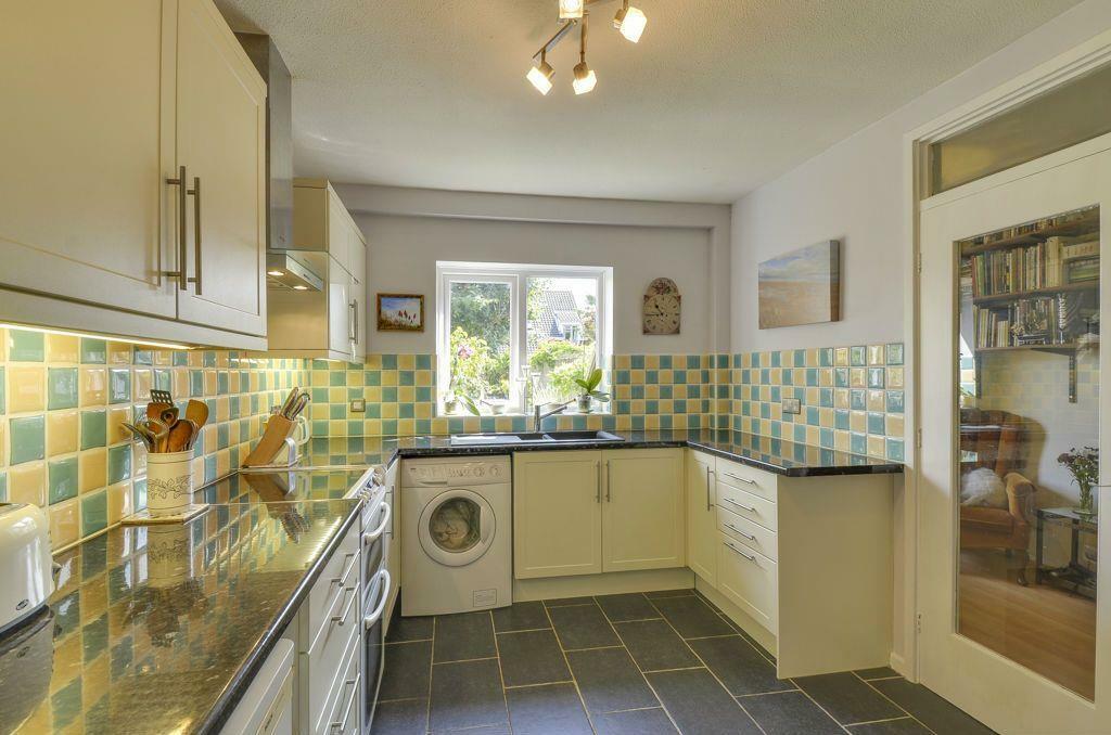 9 Goodey Meade - Kitchen_Diner 1 - FMacKay.jpg