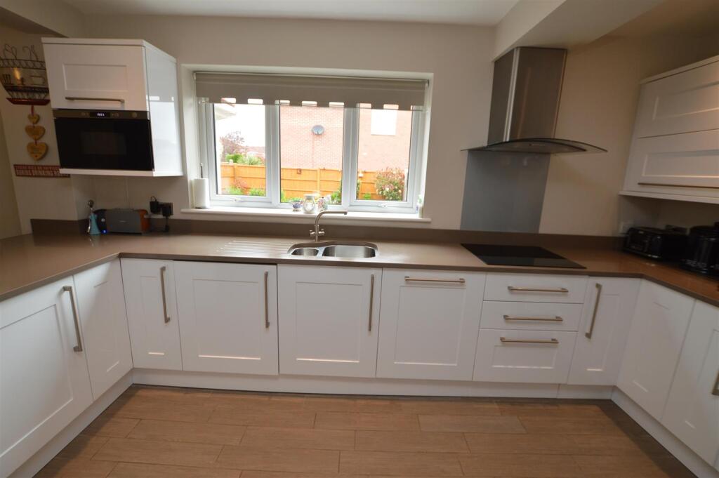 Open plan Kitchen/dining room