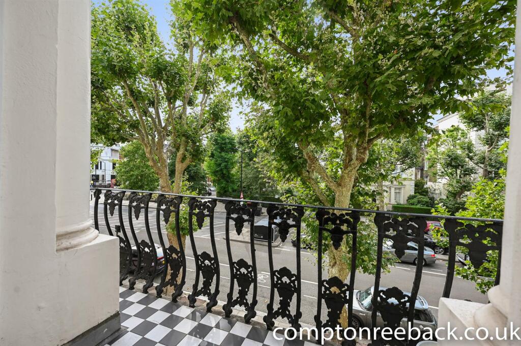 Balcony 3.jpg