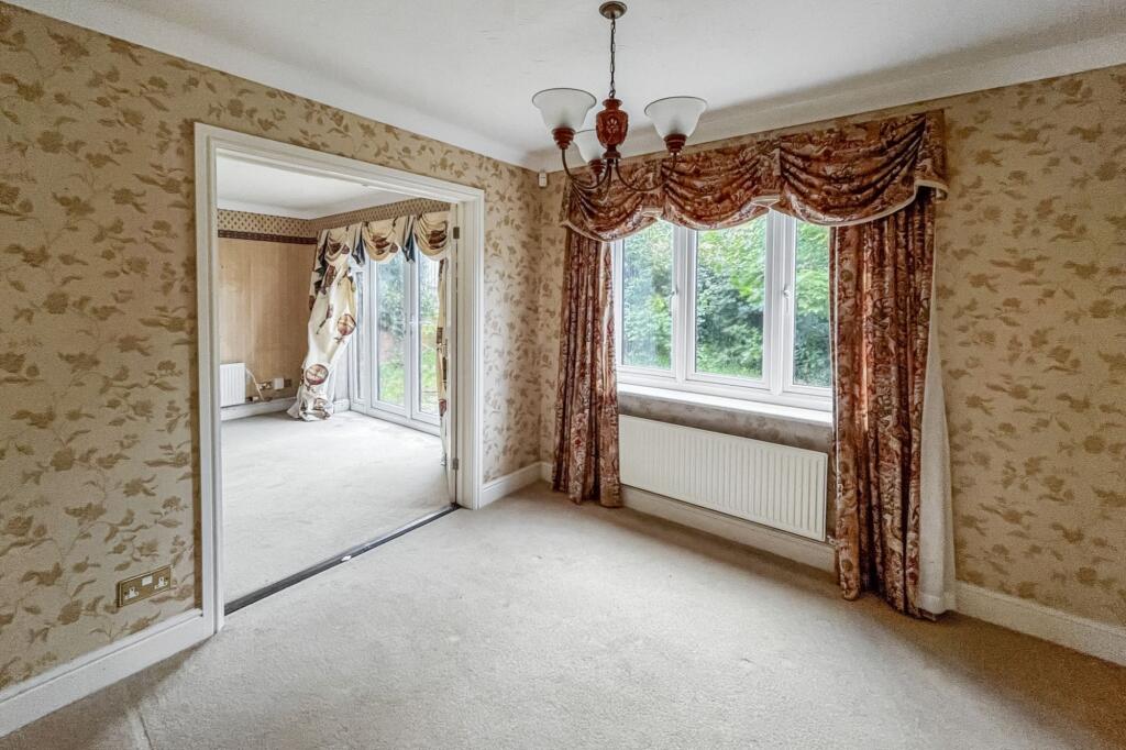 1 Deacon Place, Caterham, Surrey, CR3 5FN