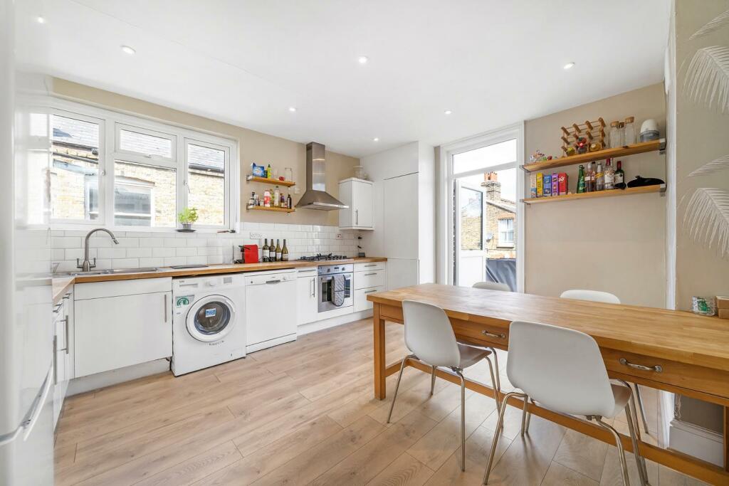 Kitchen.JPG