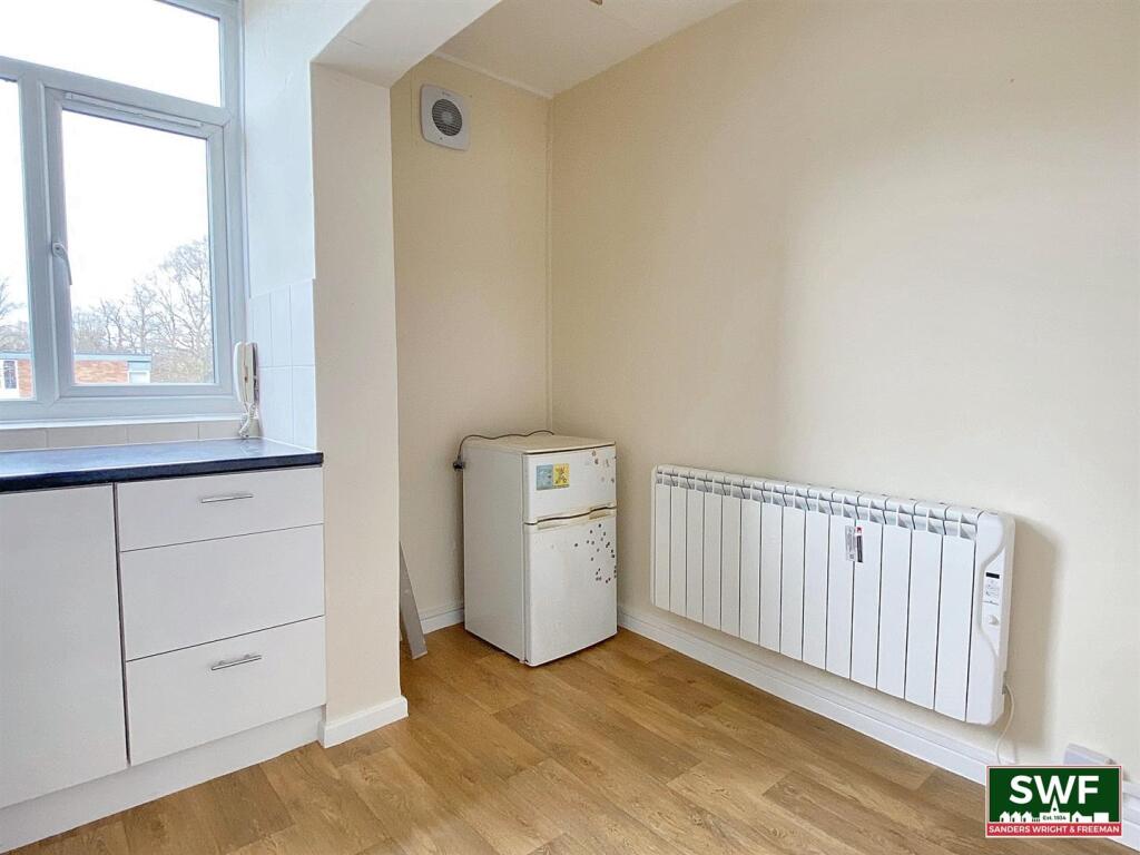 Kitchen4.jpg