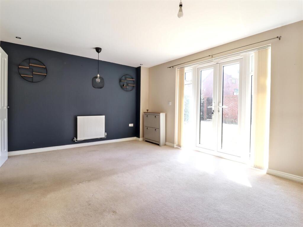 dining/sitting room